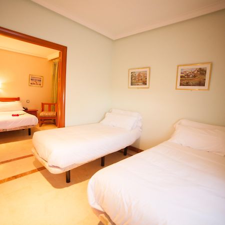 Hospedium Hotel Castilla Torrijos Bagian luar foto