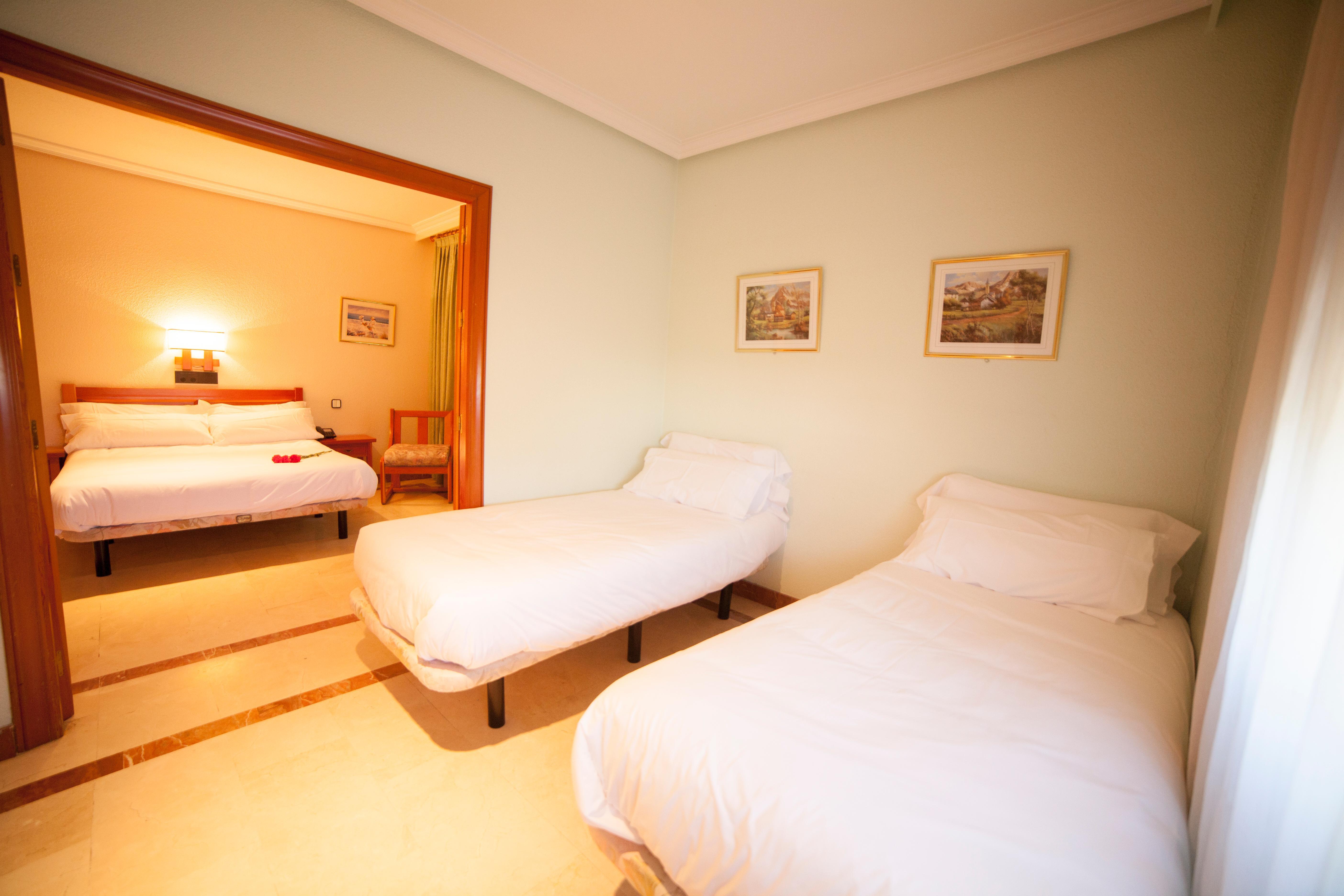 Hospedium Hotel Castilla Torrijos Bagian luar foto