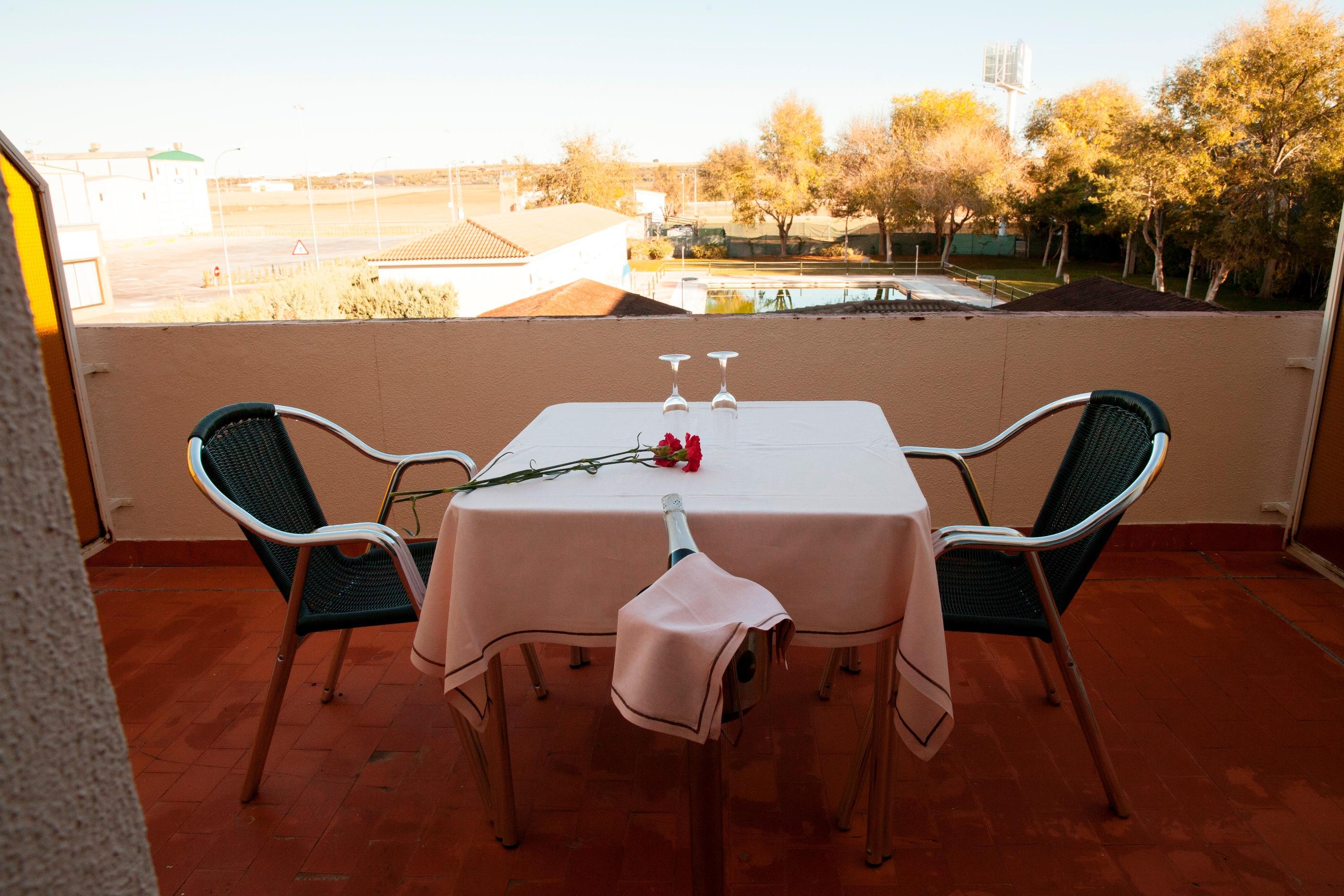 Hospedium Hotel Castilla Torrijos Bagian luar foto