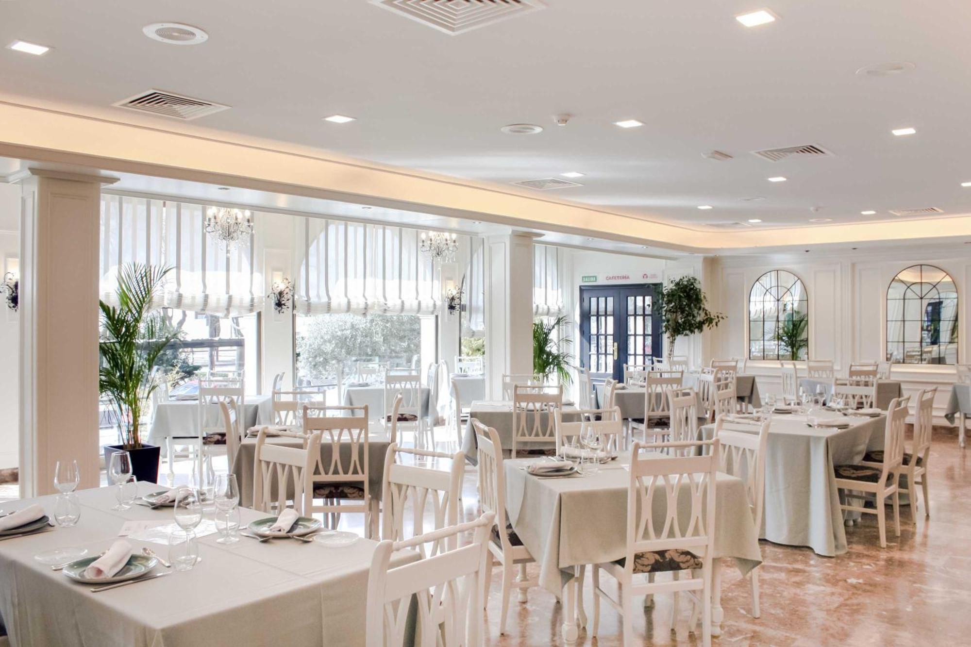 Hospedium Hotel Castilla Torrijos Bagian luar foto